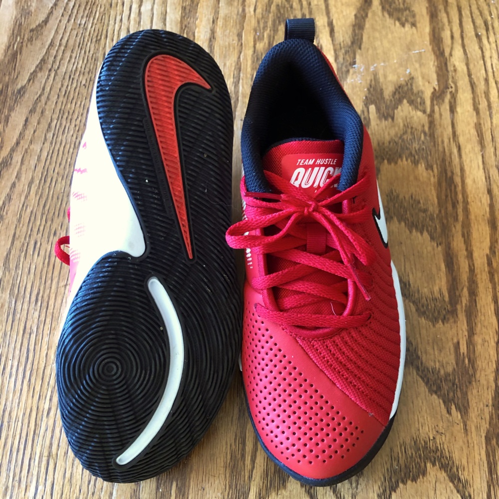 Boys size 4Y.